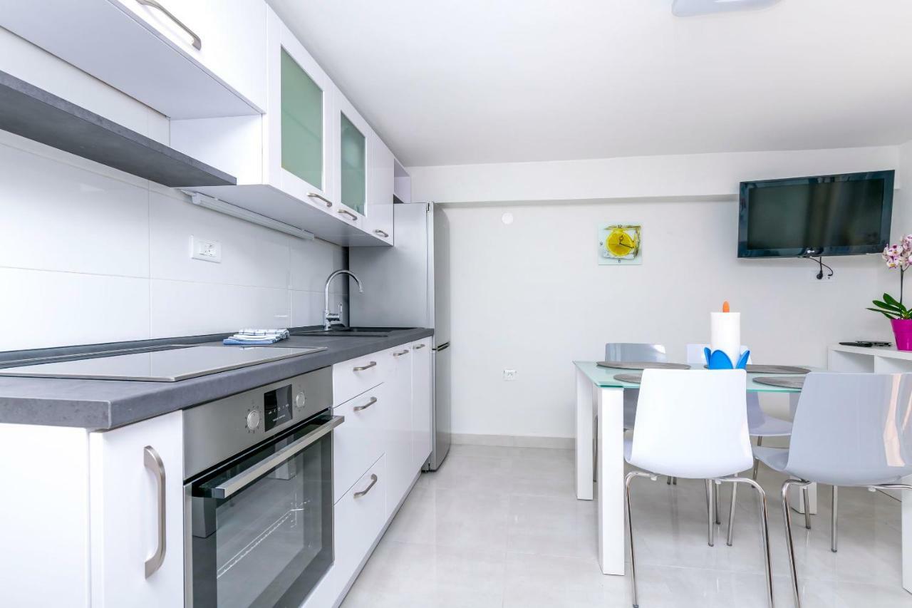 Apartments Hrgovic Рогозница Экстерьер фото